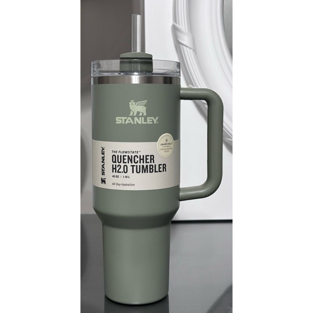 Stanley Quencher H2.0 FlowState Tumbler‎ 40oz, RESTFUL GREEN - Picture 1 of 4